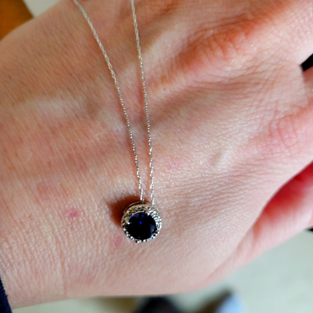 Sapphire and diamond pendant